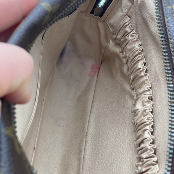 LOUIS VUITTON MONOGRAM TOILETRY TROUSSE 28 BAG - Picture 9 of 14